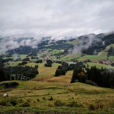 アパート エルリーブニス *